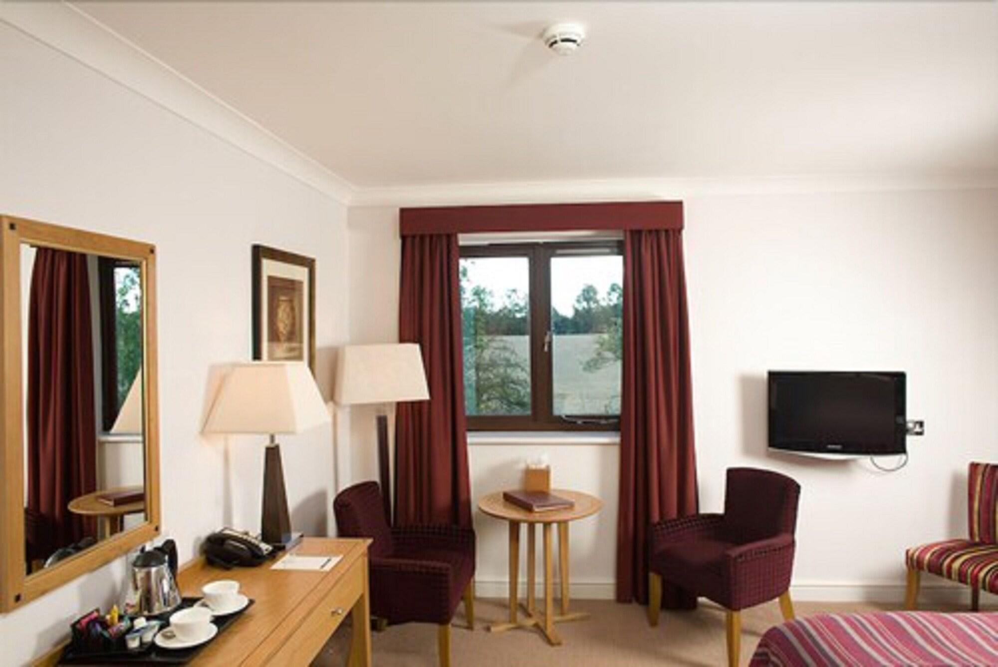The Kingfisher Bedford Room photo